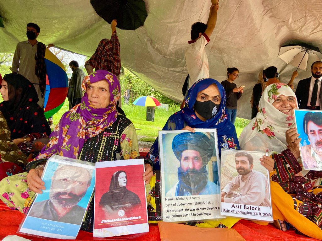 Baloch Families Brave Rain, Repression on Second Day of Islamabad&nbsp;Protest